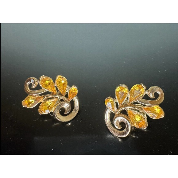 Trifari Jewelry - Vintage Trifari Yellow Rhinestone Clip-on Earrings